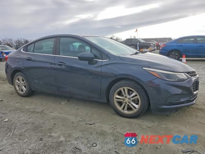 Czwarte zdjęcie samochodu z boku: 2016 CHEVROLET CRUZE LT VIN:1G1BE5SM4G7303882 - miniatura