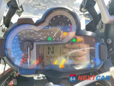 Zdjęcie 7 z 9 samochodu: 2013 BMW R1200 GS VIN:WB10A1102DZ183689 - miniatura