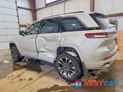 Drugie zdjęcie samochodu z przodu: 2023 JEEP GRAND CHEROKEE OVERLAND VIN:1C4RJHDG7P8721972 - miniatura