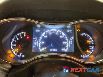 Zdjęcie 9 z 12 samochodu: 2020 JEEP GRAND CHEROKEE LAREDO VIN:1C4RJFAG5LC165872 - miniatura