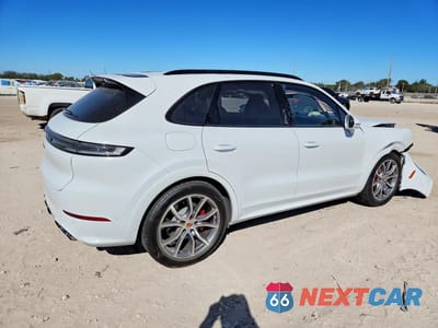 Trzecie zdjęcie samochodu z tyłu: 2025 PORSCHE CAYENNE S VIN:WP1AL2AY8SDA19367 - miniatura