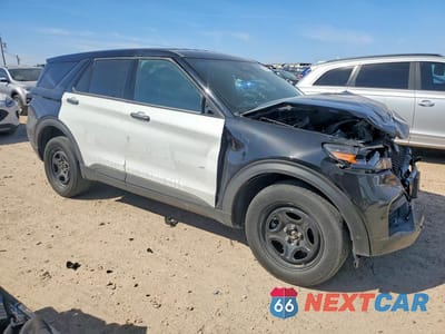 Czwarte zdjęcie samochodu z boku: 2025 FORD EXPLORER POLICE INTERCEPTOR VIN:1FM5K8AB9SGB73889 - miniatura