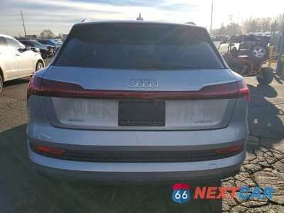 Zdjęcie 6 z 14 samochodu: 2022 AUDI E-TRON PREMIUM VIN:WA1AAAGE4NB007547 - miniatura