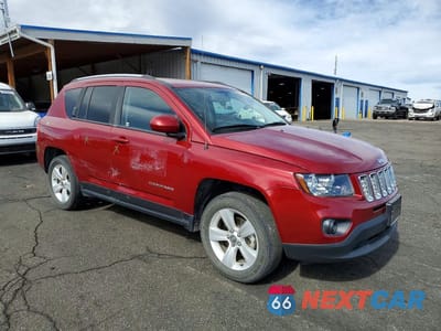 Czwarte zdjęcie samochodu z boku: 2016 JEEP COMPASS LATITUDE VIN:1C4NJDEB2GD658569 - miniatura