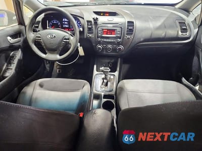 Zdjęcie 8 z 12 samochodu: 2018 KIA FORTE LX VIN:3KPFK4A70JE258387 - miniatura