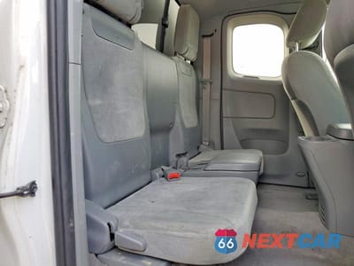 Zdjęcie 11 z 14 samochodu: 2011 TOYOTA TACOMA UTILITY / SERVICE TRUCK VIN:5TFTX4CN4BX007115 - miniatura