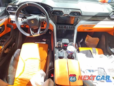 Zdjęcie 8 z 13 samochodu: 2019 LAMBORGHINI URUS VIN:ZPBCA1ZL2KLA04428 - miniatura