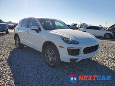 Czwarte zdjęcie samochodu z boku: 2016 PORSCHE CAYENNE VIN:WP1AA2A21GKA09784 - miniatura