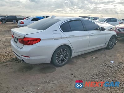 Trzecie zdjęcie samochodu z tyłu: 2019 BMW 530E VIN:WBAJA9C59KB389769 - miniatura