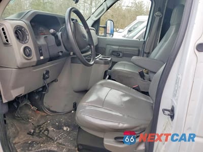 Zdjęcie 7 z 13 samochodu: 2015 FORD E350 BOX TRUCK VIN:1FDWE3FS0FDA24561 - miniatura