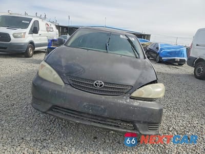 Piąte zdjęcie samochodu w środku: 2005 TOYOTA CAMRY LE VIN:4T1BE30K75U006841 - miniatura