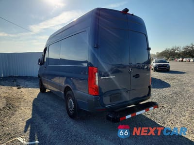 Drugie zdjęcie samochodu z przodu: 2019 MERCEDES BENZ SPRINTER 2500 DELIVERY VAN VIN:WD4PF0CD5KP089186 - miniatura