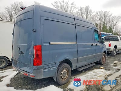 Trzecie zdjęcie samochodu z tyłu: 2019 MERCEDES BENZ SPRINTER 2500 DELIVERY VAN VIN:WD4PF0CD6KP102611 - miniatura
