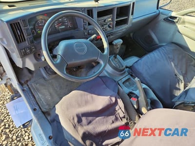 Zdjęcie 8 z 12 samochodu: 2010 ISUZU NPR VIN:JALC4W168A7003971 - miniatura