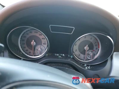 Zdjęcie 9 z 13 samochodu: 2016 MERCEDES-BENZ CLA 250 4MATIC VIN:WDDSJ4GB4GN370603 - miniatura