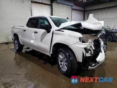 Czwarte zdjęcie samochodu z boku: 2019 CHEVROLET SILVERADO K1500 CUSTOM VIN:3GCUYBEF1KG102859 - miniatura
