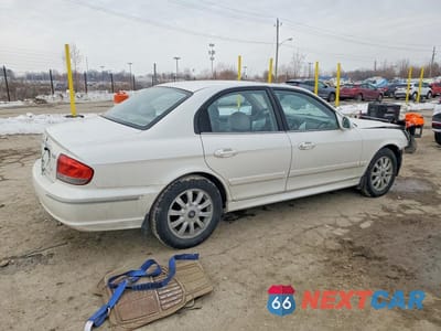 Trzecie zdjęcie samochodu z tyłu: 2004 HYUNDAI SONATA GLS VIN:KMHWF35H24A058292 - miniatura