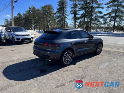 Czwarte zdjęcie samochodu z boku: 2017 PORSCHE MACAN S VIN:WP1AB2A58HLB10081 - miniatura