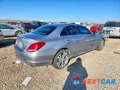 Trzecie zdjęcie samochodu z tyłu: 2015 MERCEDES-BENZ C 300 VIN:55SWF4JB5FU070327 - miniatura