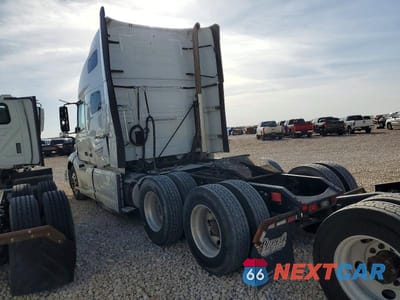 Trzecie zdjęcie samochodu z tyłu: 2019 VOLVO VNL SEMI TRUCK VIN:4V4NC9EH8KN201669 - miniatura