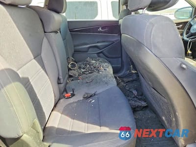 Zdjęcie 11 z 14 samochodu: 2016 KIA SORENTO LX VIN:5XYPG4A35GG061360 - miniatura