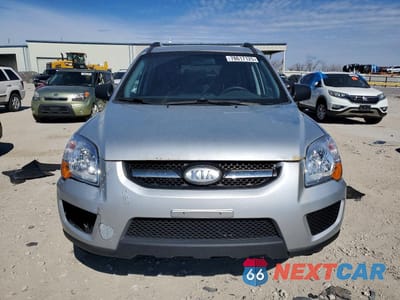 Piąte zdjęcie samochodu w środku: 2010 KIA SPORTAGE LX VIN:KNDKGCA39A7702244 - miniatura