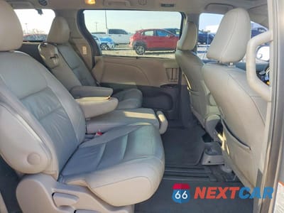 Zdjęcie 11 z 13 samochodu: 2015 TOYOTA SIENNA XLE 8-PASSENGER VIN:5TDYK3DCXFS532445 - miniatura