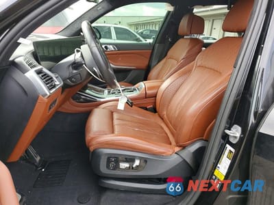 Zdjęcie 7 z 12 samochodu: 2024 BMW X7 M60I VIN:5UX33EM04R9T06315 - miniatura
