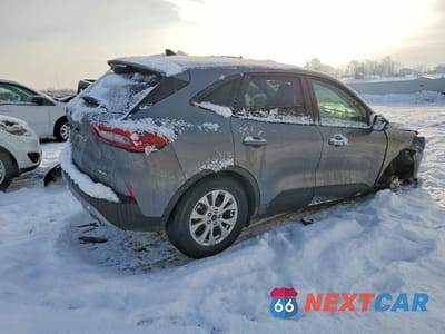 Trzecie zdjęcie samochodu z tyłu: 2025 FORD ESCAPE ACTIVE VIN:1FMCU9GN4SUA15566 - miniatura
