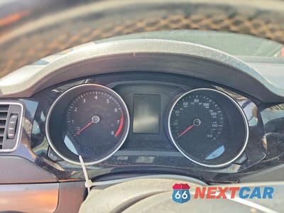 Zdjęcie 9 z 11 samochodu: 2016 VOLKSWAGEN JETTA SPORT VIN:3VWB17AJ7GM337419 - miniatura