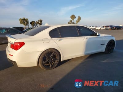 Trzecie zdjęcie samochodu z tyłu: 2011 BMW 740 LI VIN:WBAKB4C55BC574545 - miniatura