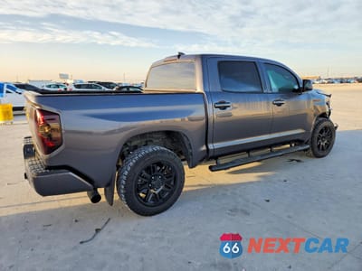 Trzecie zdjęcie samochodu z tyłu: 2021 TOYOTA TUNDRA SR5 VIN:5TFEY5F1XMX297982 - miniatura