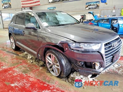 Czwarte zdjęcie samochodu z boku: 2018 AUDI Q7 PRESTIGE VIN:WA1VAAF74JD053205 - miniatura