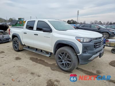 Czwarte zdjęcie samochodu z boku: 2024 CHEVROLET COLORADO TRAIL BOSS VIN:1GCPTEEK0R1302392 - miniatura