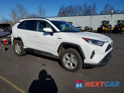 Czwarte zdjęcie samochodu z boku: 2021 TOYOTA RAV4 HYBRID XLE VIN:4T3R6RFV7MU009230 - miniatura