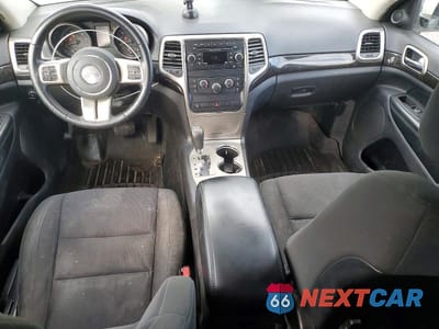 Zdjęcie 8 z 13 samochodu: 2012 JEEP GRAND CHEROKEE LAREDO VIN:1C4RJFAG5CC350939 - miniatura