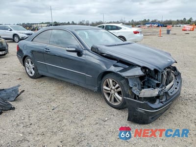 Czwarte zdjęcie samochodu z boku: 2008 MERCEDES-BENZ CLK 350 VIN:WDBTJ56HX8F253581 - miniatura