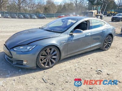 2013 TESLA MODEL S 5YJSA1DP4DFP22498 - główne zdjęcie licytacji z USA - miniatura
