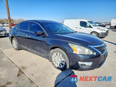 Czwarte zdjęcie samochodu z boku: 2015 NISSAN ALTIMA 2.5 S VIN:1N4AL3AP7FN401698 - miniatura