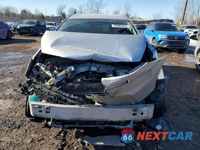 Piąte zdjęcie samochodu w środku: 2013 TOYOTA PRIUS V VIN:JTDZN3EU5D3262946 - miniatura