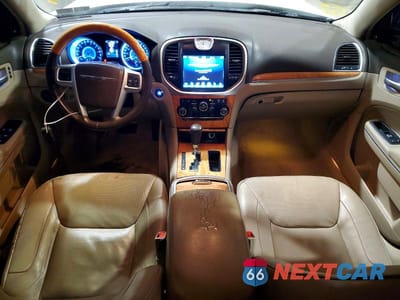 Zdjęcie 8 z 12 samochodu: 2013 CHRYSLER 300C VIN:2C3CCAETXDH557937 - miniatura