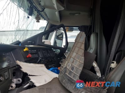 Piąte zdjęcie samochodu w środku: 2025 VOLVO VNL SEMI TRUCK VIN:4V4NC9EH4SN691625 - miniatura