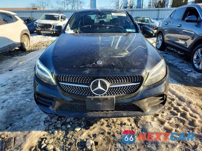 Piąte zdjęcie samochodu w środku: 2019 MERCEDES-BENZ C 300 4MATIC VIN:55SWF8EB2KU293128 - miniatura