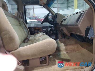 Zdjęcie 10 z 12 samochodu: 1992 GMC SIERRA K1500 VIN:1GTEK14K8NZ524260 - miniatura