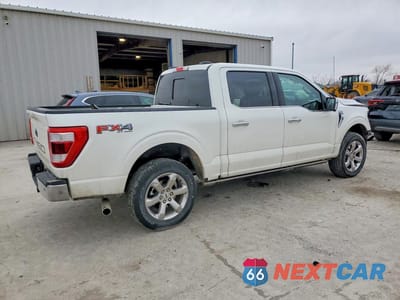 Trzecie zdjęcie samochodu z tyłu: 2023 FORD F150 SUPERCREW VIN:1FTFW1E51PFC18832 - miniatura
