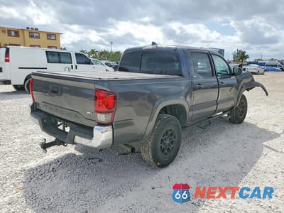 Trzecie zdjęcie samochodu z tyłu: 2019 TOYOTA TACOMA SR5 V6 VIN:3TMAZ5CN7KM083408 - miniatura