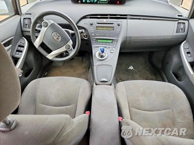 Zdjęcie 8 z 12 samochodu: 2011 TOYOTA PRIUS VIN:JTDKN3DU9B0322132 - miniatura