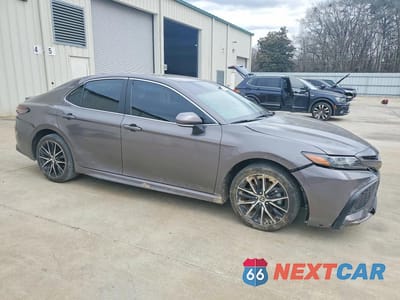 Czwarte zdjęcie samochodu z boku: 2024 TOYOTA CAMRY SE VIN:4T1T11AK1RU899484 - miniatura