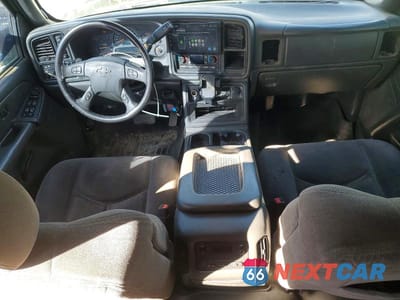Zdjęcie 8 z 12 samochodu: 2006 CHEV SILVERADO K3500 VIN:1GCJK33D26F144427 - miniatura