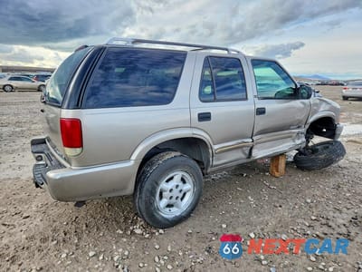 Trzecie zdjęcie samochodu z tyłu: 2003 CHEVROLET BLAZER VIN:1GNDT13XX3K146283 - miniatura